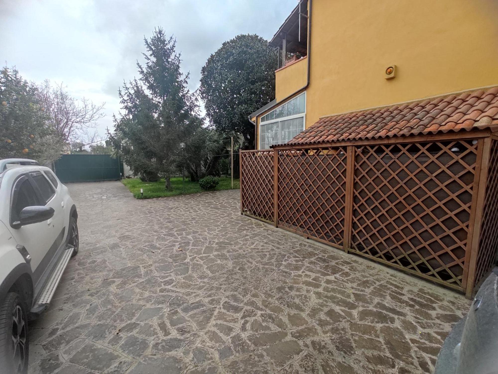 Sweethome Appartamento In Villa Privata Varcaturo Bagian luar foto